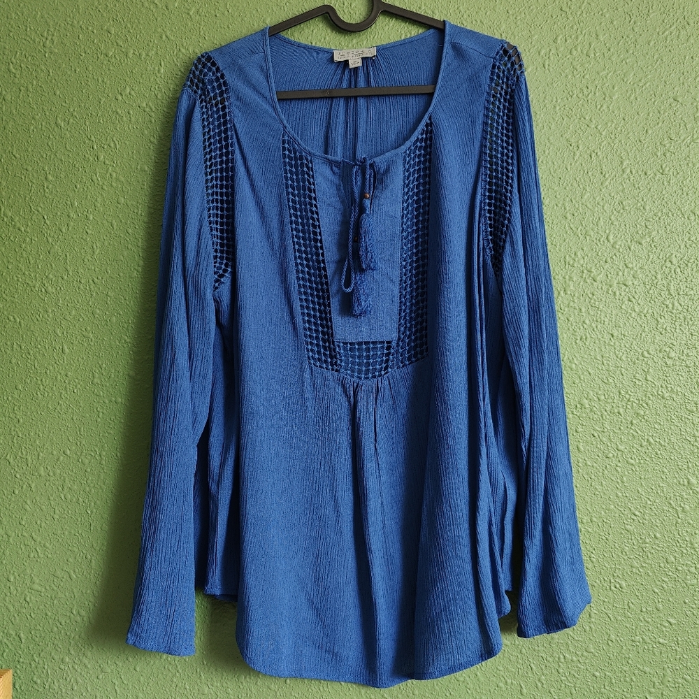 EUC JOSEPH A BOHEMIAN CROCHET TUNIC IN SIZE MEDIUM BLUE
